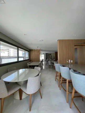 Imagem Apartamento com 3 suítes e 2 vagas de garagem há 250m2 do mar no Centro de Balneário Camboriú