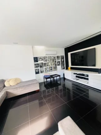 Imagem Casa Alto Padrão à Venda em Alphaville Salvador I | 600m² Privativos | 4 Suítes | Energia Solar | Espaço Gourmet