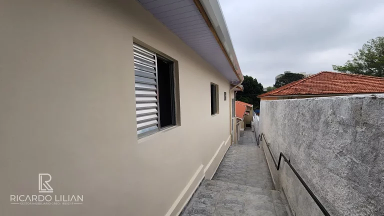 Imagem "Oportunidade Única! Propriedade na Vila Guarani - Zona Sul com 3 Casas Independentes e Terreno Amplo de 240m²"