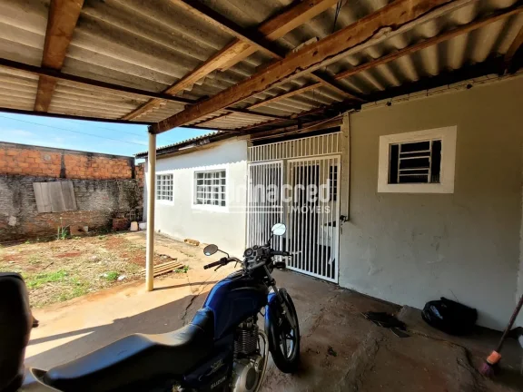 Imagem Casa à Venda no Dom Pedro II – Terreno Amplo de 250m², Ótima Localização e Possibilidade de Entrega Reformada em Londrina/PR!