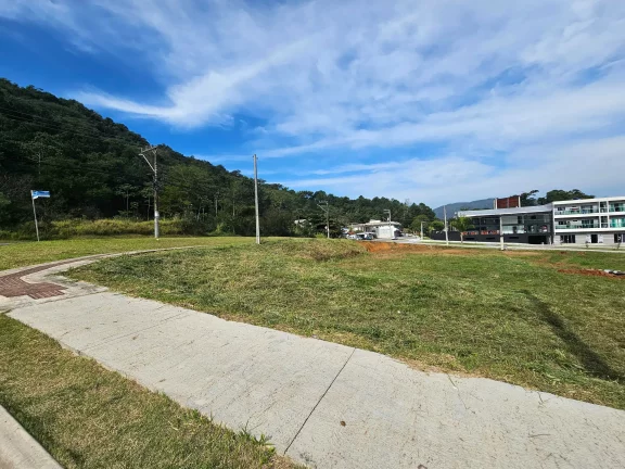 Imagem Terreno de esquina com 543,58 m² no Bairro da Barra em Balneário Camboriú SC