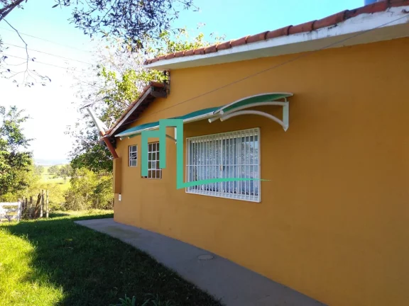 Imagem Fazenda à venda em Capetinga-MG na Zona Rural: 2 quartos, 1 sala, 1 banheiro, 1 vaga de garagem.