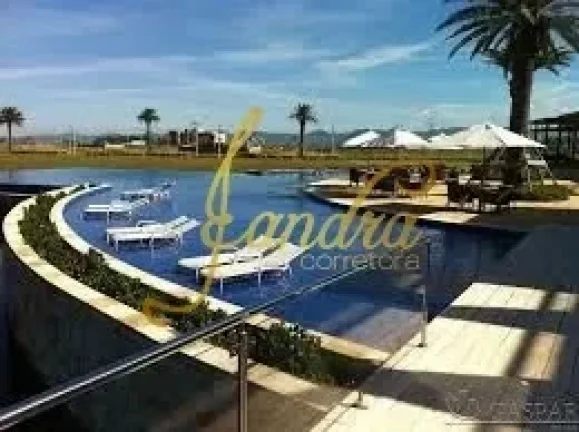 Imagem Sobrado condomínio fechado beira de lago com 05 suítes