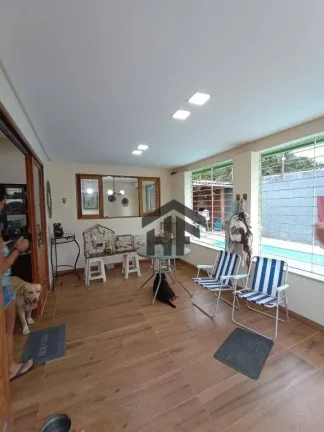 Casa de 133m² à venda, com 4 quartos (2 suítes), localizada em Candeias, Jaboatão dos Guararapes - Pernambuco.