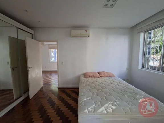 Imagem Casa com 2 dormitórios, 94 m² - venda por R$ 750.000,00 ou aluguel por R$ 4.860,00/mês - Rio Branco - Porto Alegre/RS
