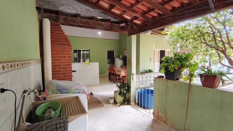 Imagem Casa à venda no Jardim Colonial 1 Araçoiaba da Serra-SP: 2 quartos, 1 sala, 2 banheiros, 2 vagas de garagem, 800m² de área.