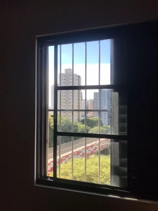 Imagem Ótima localização - Apartamento Andar Alto de 2 dormitórios e 1 vaga de garagem ao Lado da Estação Brás