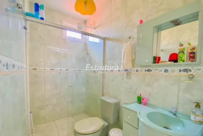 Casa de 2 dormitórios no bairro Medianeira