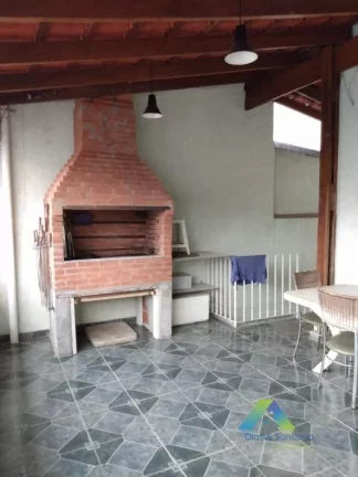 Imagem Casa com ótima localização com 2 dormitórios, 2 vagas de garagem com valor ,excelente!!!