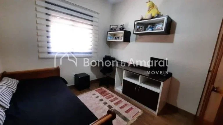 Imagem Ótimo apartamento reformado à venda no Taquaral com 3 quartos, sendo 1 suite, sala com ampla sacad...