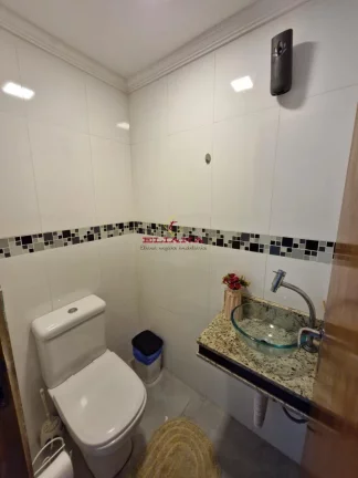 Imagem Sobrado à venda em São Paulo, Conjunto Residencial Vista Verde, com 3 quartos, 250m²