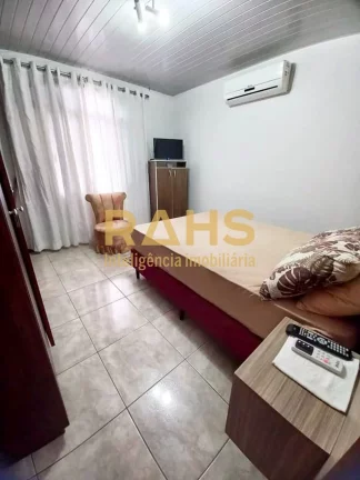 Imagem Ótima Residência Plana Com Piscina! Conforto e privacidade definem essa linda casa plana à venda ...