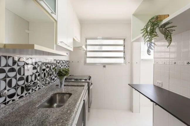 Imagem Apartamento 61M², 2Q, 1 Banheiro, 1 Vaga, Portaria 24h, Armários.