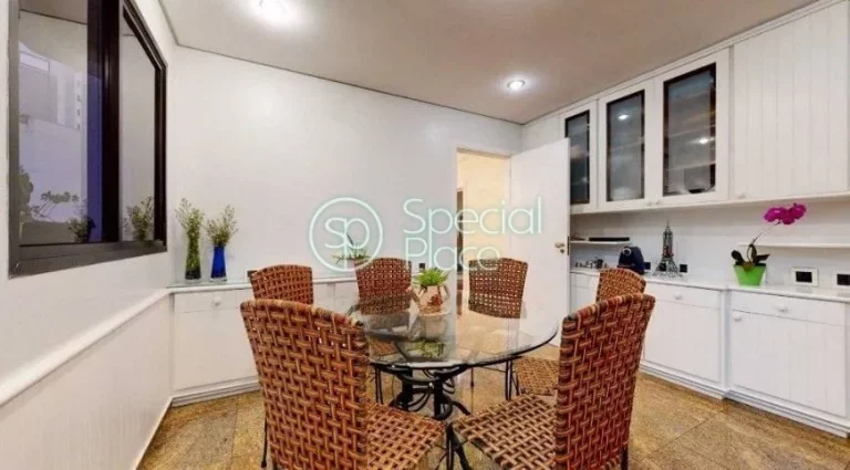 Imagem Lindo apartamento em Higienópolis com 390m² de área privativa, 4 dormitórios ( 2 suítes ) e 4 v...