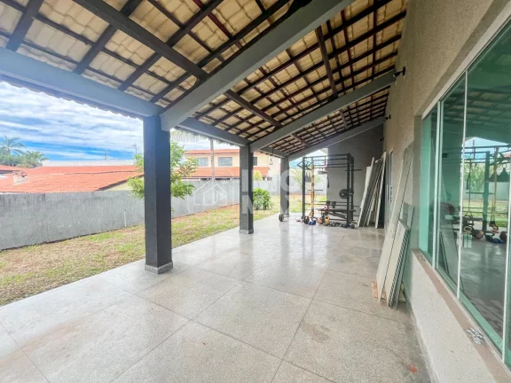 Imagem Casa em Arniqueira: 4 Dormitórios e 420m² por R$1.380.000