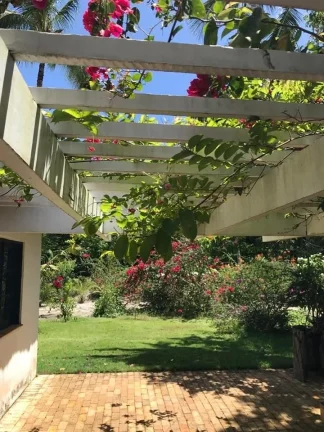 Imagem Lote de 450 m² em condomínio no bairro Praia do Forte em Mata de São João-BA