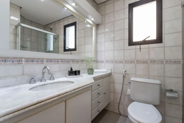Imagem Apartamento 152M² Reformado, 4Q, 2 Suítes, 3 Banheiros, 3 Vagas, Piscina, Churrasqueira, Salão de Festas, Playground, Salão de Jogos, Espaço Gourmet.