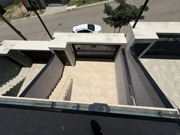 Imagem Casa à Venda com 3 Dorm e 4 Vagas - Condomínio Nova Jaguari