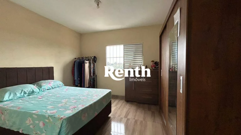 Imagem Sobrado com 3 dormitórios à venda, 198 m² por R$ 550.000,00 - Vila Industrial - Rio Claro/SP