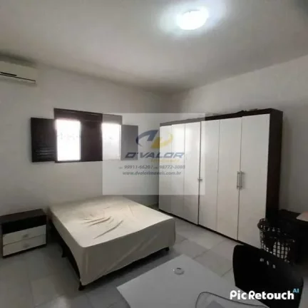 Vendo casa com 200m², 4 quartos s/ 4 suítes, sala p/ 2 ambientes e 2 vagas