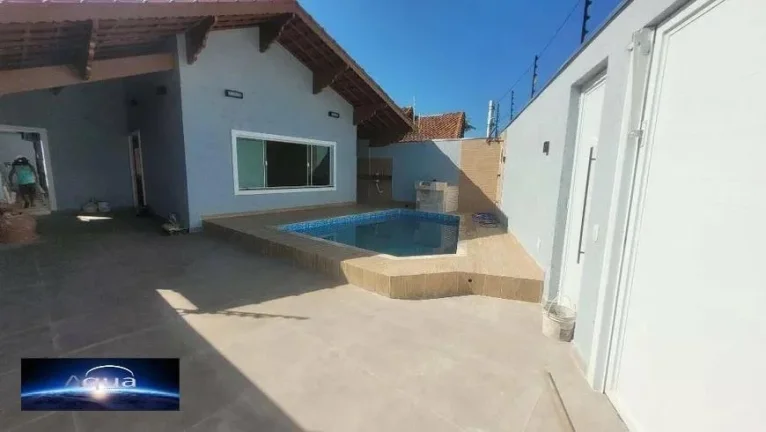 Imagem Casa para Venda em Praia Grande, Solemar, 4 dormitórios, 1 suíte, 2 banheiros, 3 vagas
