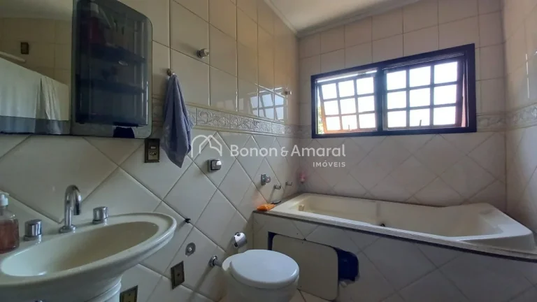 Imagem Linda casa em uma região de muito verde e tranquilidade, bolsão de chácaras perto da entrada de V...