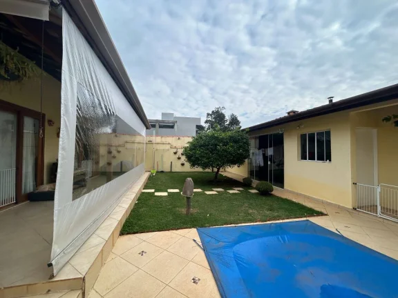 Imagem Casa com 3 dormitórios, 226 m² - venda por R$ 1.000.000,00 ou aluguel por R$ 8.850,00/mês - Santa Adélia - Vargem Grande Paulista/SP