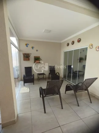 Imagem Casa à venda em Campo Grande-MS, bairro Panorama: 2 quartos, 1 suíte, 3 salas, 2 banheiros, 4 vagas de garagem, 266m².