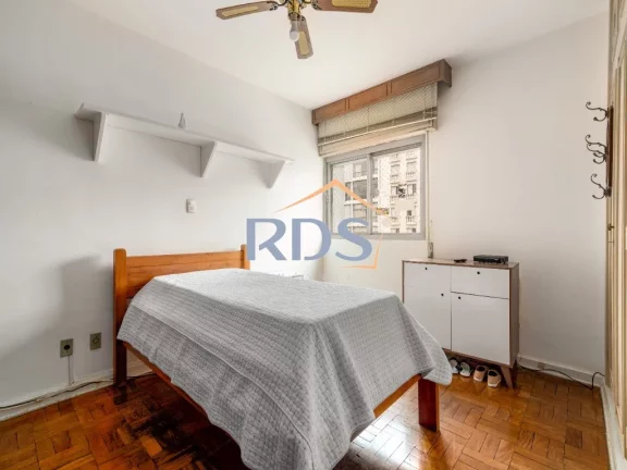 Imagem Oportunidade ! Apartamento 190 m ! 03 dormitórios 01 suíte 01 dormitório com varanda. Próximo metrô Oscar Freire