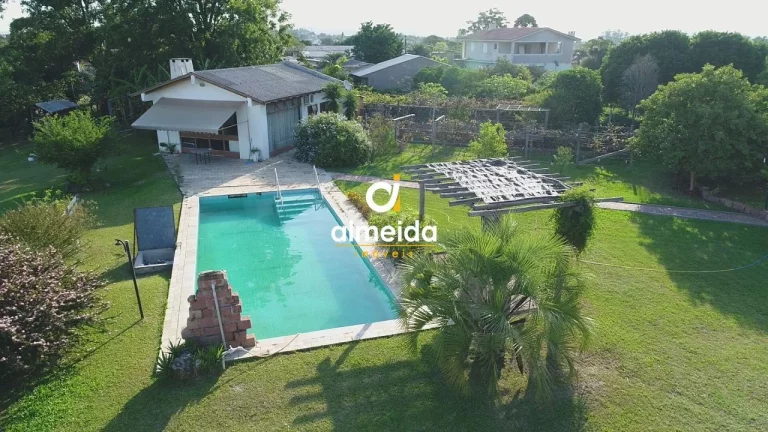 Imagem Casa 5 dormitórios à venda Tomazetti Santa Maria/RS