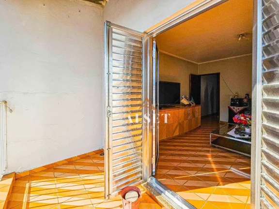 Imagem Sobrado em rua tranquila com 3 dormitórios e edícula na Vila Carrão
