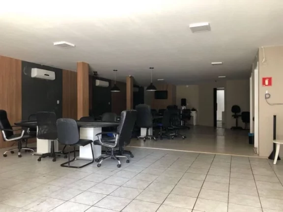 Imagem Prédio à Venda com Três Pavimentos e Excelente Localização - Ideal para Investimento