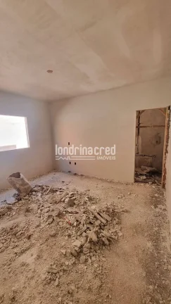 Imagem Casa moderna na Zona Oeste: 3 quartos, suíte, 2 vagas, 91m² de construção, 180m² de terreno, área gourmet e cozinha integrada.