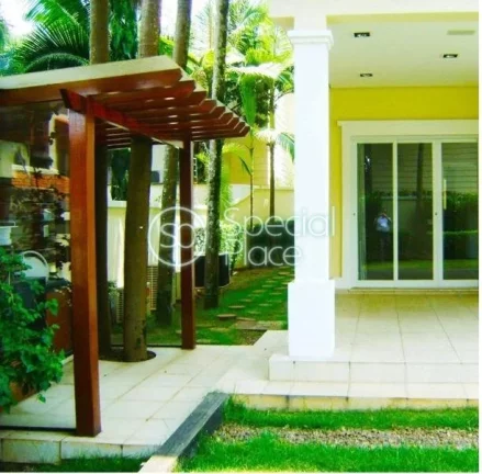 Imagem EXCELENTE CONDOMÍNIO COM 9 CASAS. GARAGEM SUBTERRÂNEA, MUITO VERDE E BASTANTE ACONCHEGANTE. CASA R...