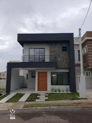 Imagem Amplo sobrado de 121 m² com 3 quartos sendo 1 suíte, 2 vagas de garagem à venda por R$ 650.000 - Campo de Santana - Curitiba/PR