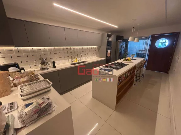 Imagem Apartamento com 3 dormitórios à venda, 250 m² por R$ 3.500.000,00 - Centro - Cabo Frio/RJ