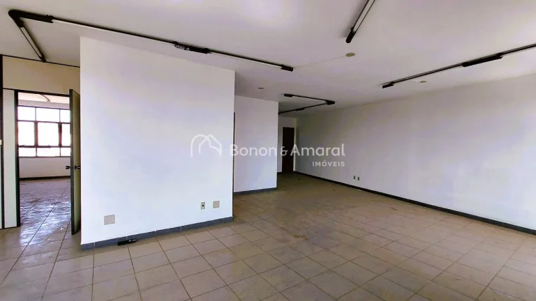 Imagem Excelente sala comercial no centro de Valinhos, disponível para venda ou locação.

Localizada no ...