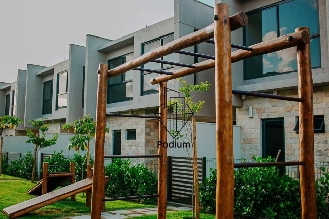 Imagem Casa de 1º andar em condomínio fechado com área de lazer completa em Intermares - CA0216