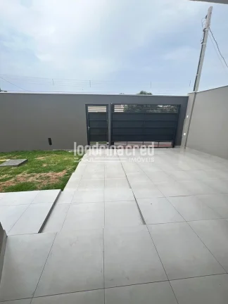 Imagem Sobrado com 3 quartos (1 suíte), 120m² de construção, acabamento moderno e excelente localização na região sul de Londrina