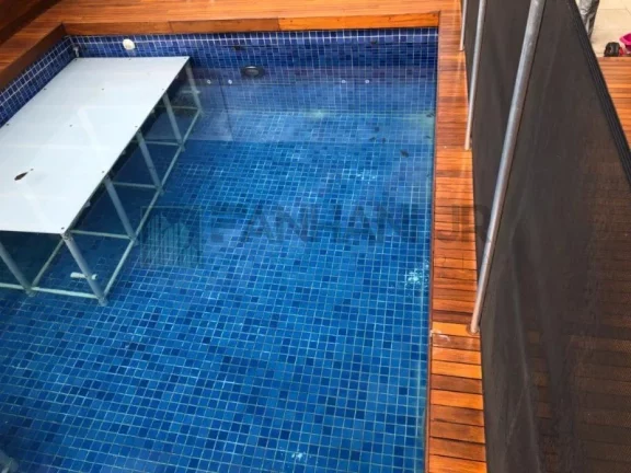 Imagem Luxuosa cobertura duplex de alto padrão na cobiçada Vila Nova Conceição, com incríveis 411m² e 5 vagas de garagem. Com um design clean e moderno, as