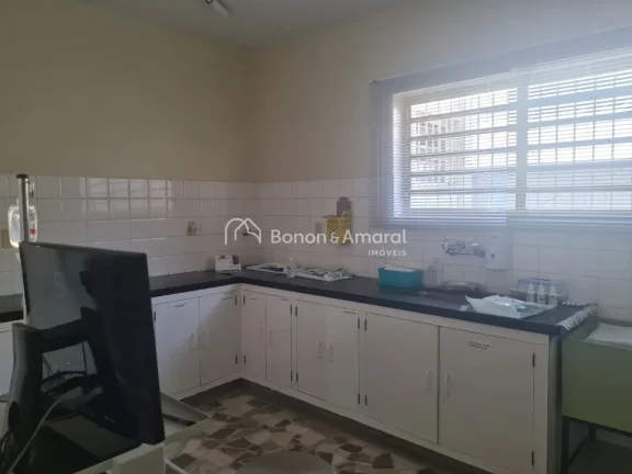 Imagem Casa comercial à venda em Campinas, Jd. Chapadão. Casa com 5 salas todas com banheiros, ampla rece...