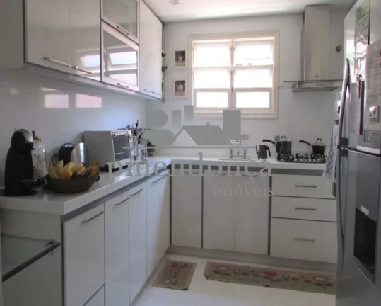 Imagem Ótimo apartamento, arejado e iluminado, living ampliado para 03 ambientes, piso de porcelanato, lav...