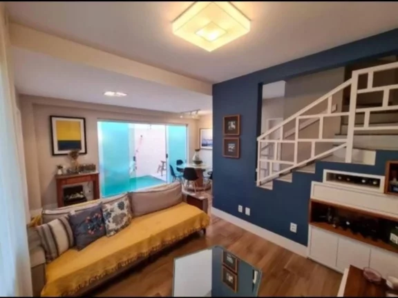 Imagem Casa no Condomínio Carlos Siqueira de Melo - 4 Quartos, Área de Lazer e 2 Vagas de Garagem