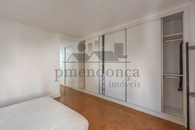 Imagem Apartamento reformado em Higienópolis com 188m², pronto para morar.