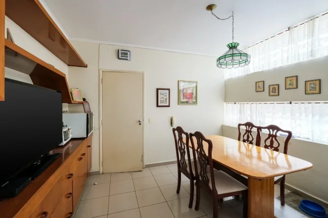 Imagem Casa Sumaré - 269M², 4 Dorms, 1 Suíte, 4 Vagas, Churrasqueira, Copa, Lavabo, Jardim.