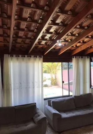Imagem Chácara com 4 dormitórios à venda, 1050 m² por R$ 900.000,00 - Varinhas - Mogi das Cruzes/SP