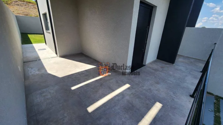 Imagem Sobrado com 3 dormitórios à venda, 105 m² por R$ 650.000,00 - Santa Martha - Bom Jesus dos Perdões/SP