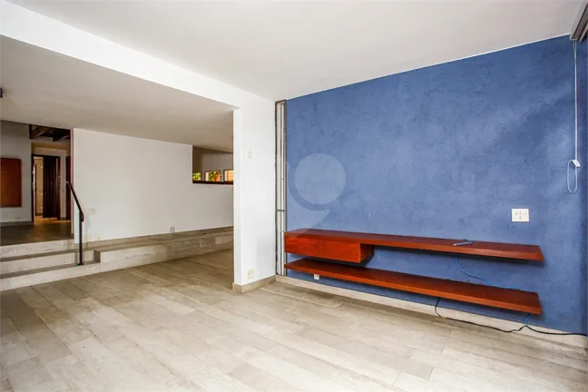 Imagem Casa para alugar com 4 quartos, sendo 2 suítes, em Alto de Pinheiros, São Paulo - SP