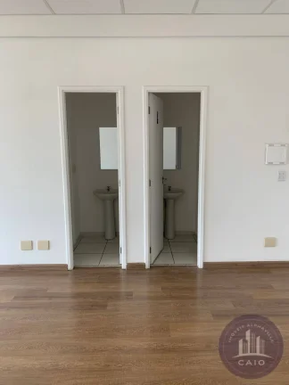 Imagem Sala Com 56m² para aluguel por R$ 3.500,00 - Alphaville/SP