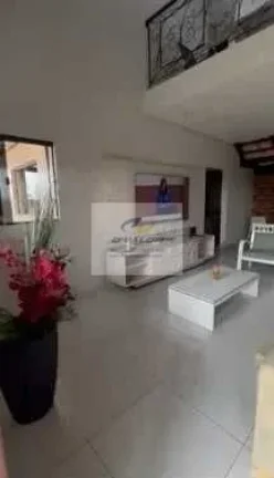Imagem Vendo Casa em Condomínio, Porteira Fechada, com 220m², 5 qrts s/ 4 suítes, área gormet e 3 vagas